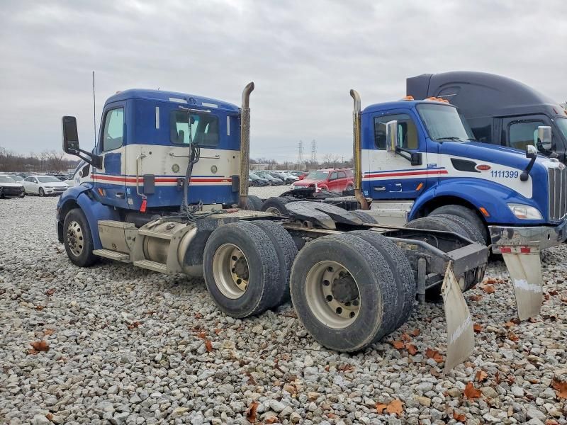 2016 Peterbilt Tractor 2016 Peterbilt 579 Semi Truck
