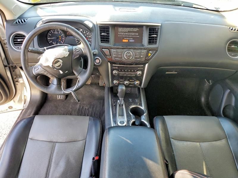 2020 Nissan Pathfinder sl