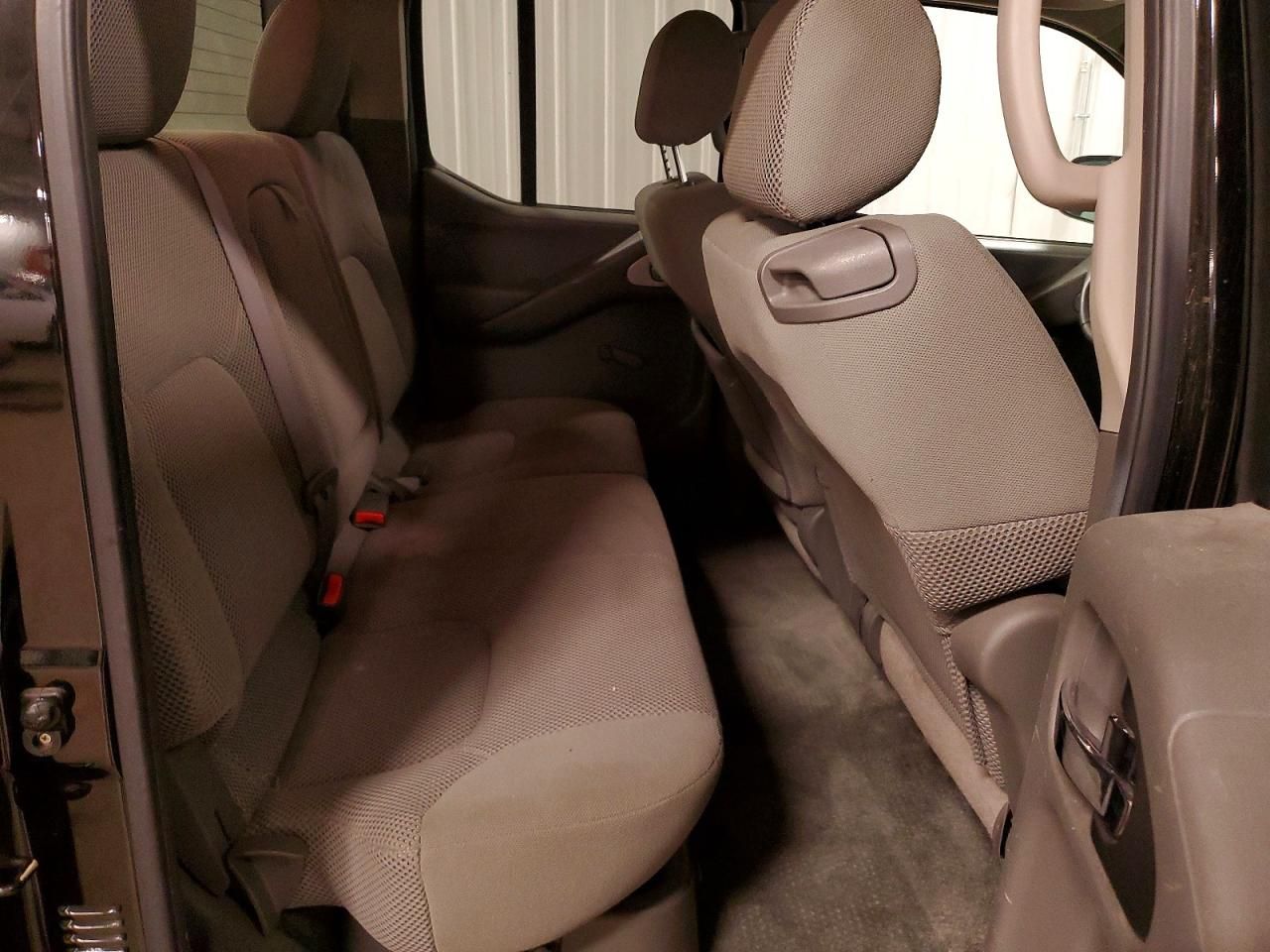 2005 Nissan Frontier Crew cab le