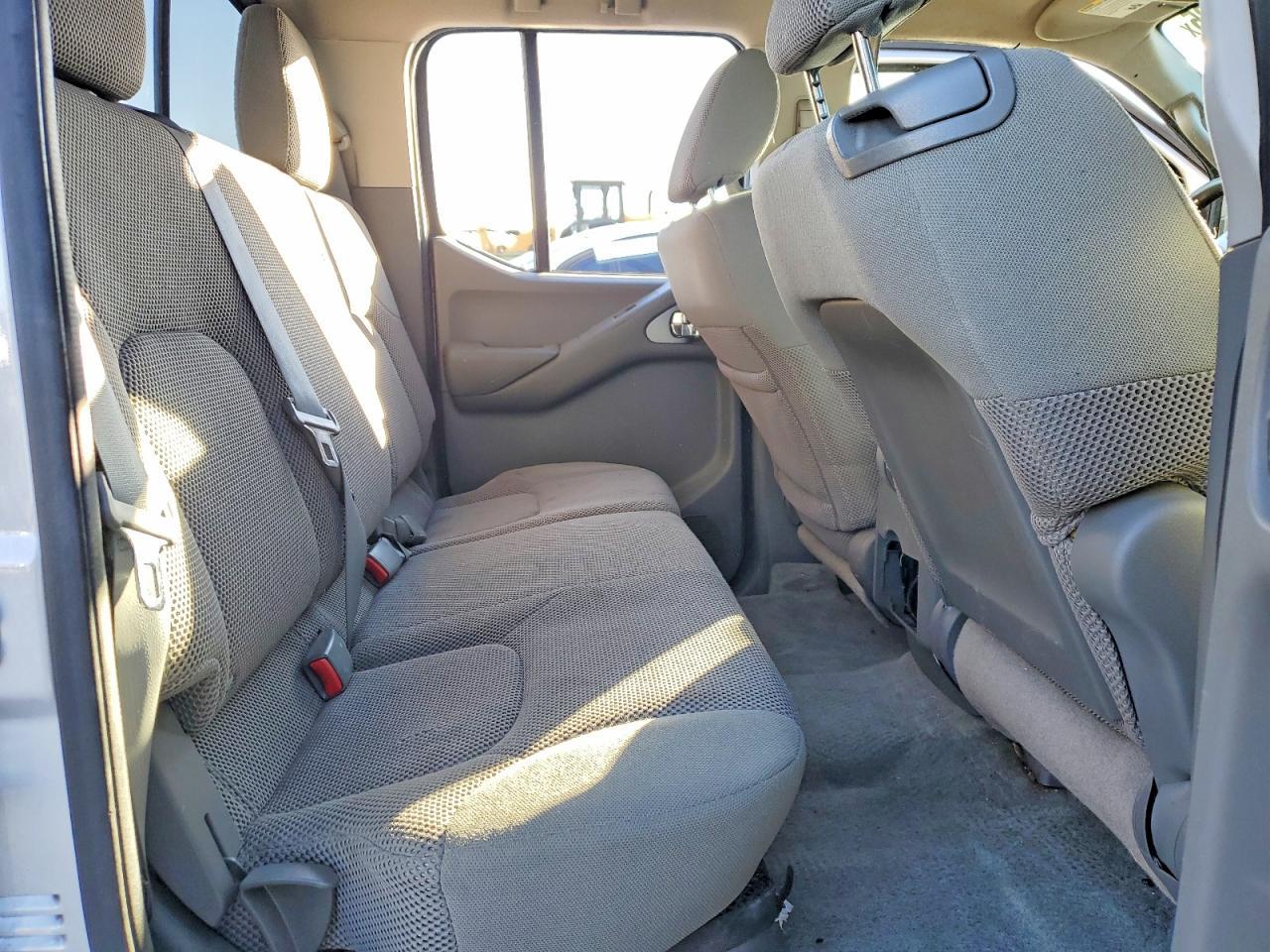 2014 Nissan Frontier s
