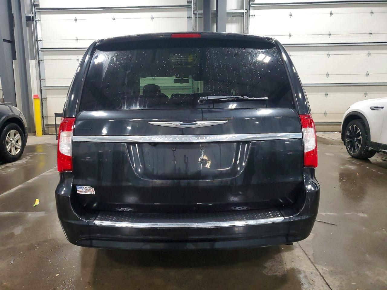 2013 Chrysler Town & Country Touring