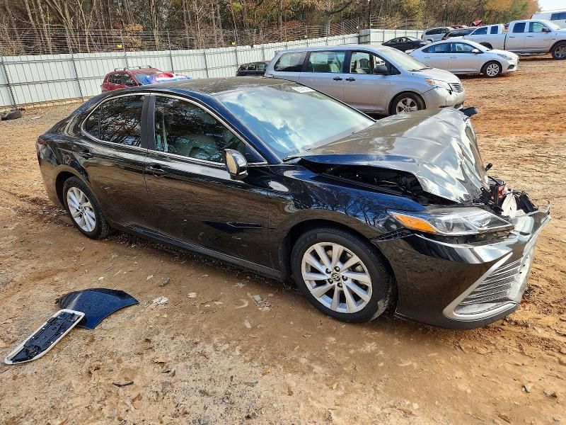 2021 Toyota Camry le