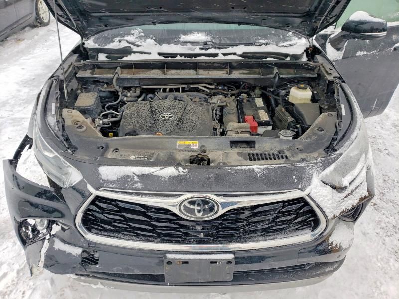 2022 Toyota Highlander Platinum