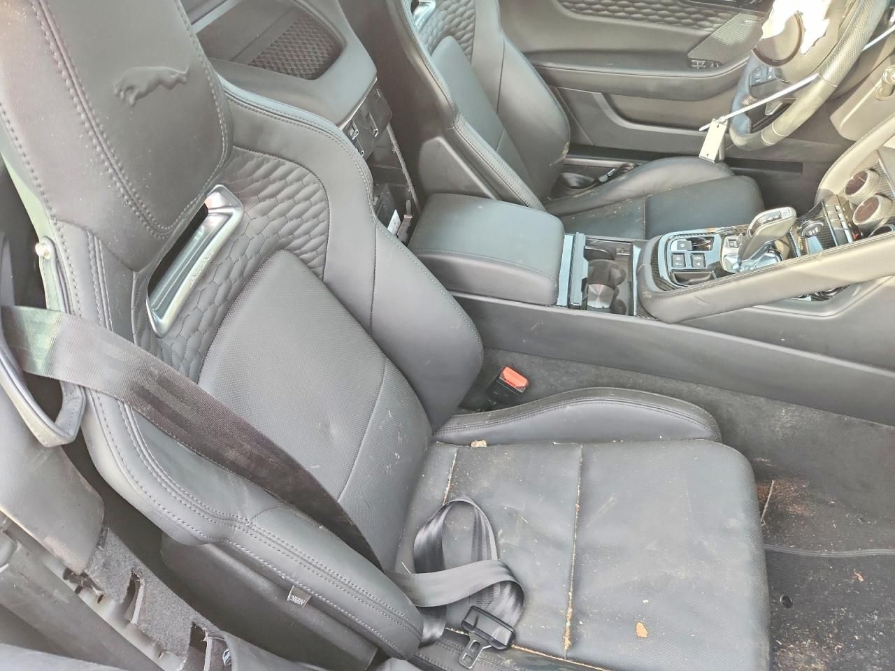 2022 Jaguar F-type r