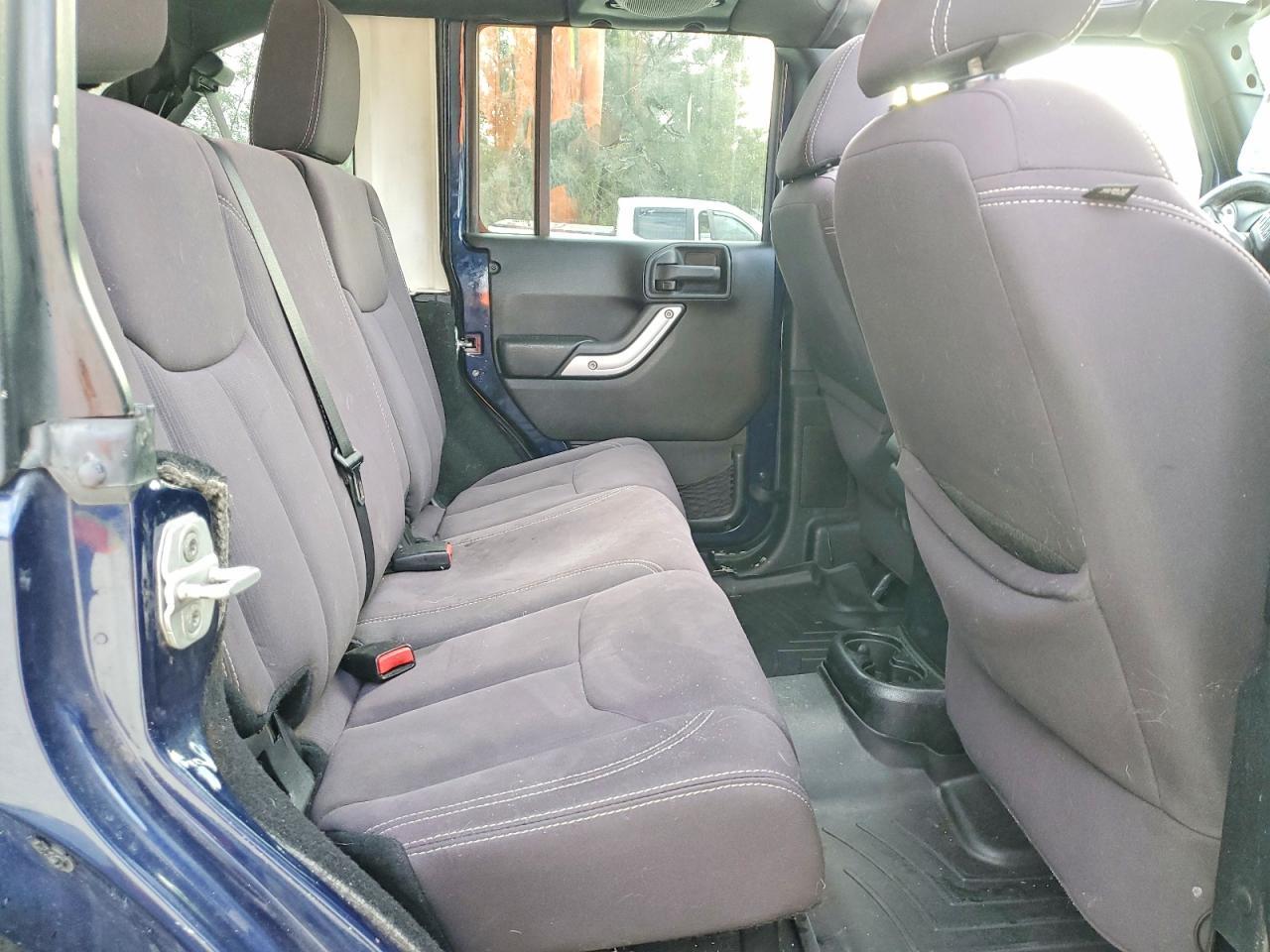 2013 Jeep Wrangler Unlimited Sahara