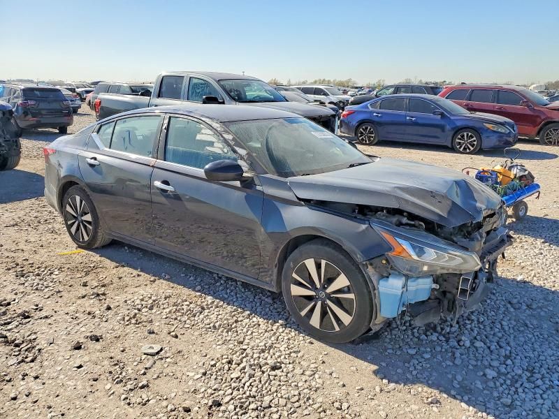 2021 Nissan Altima sv