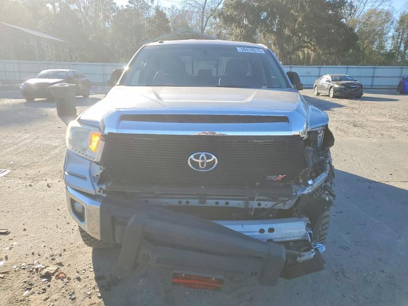 2016 Toyota Tundra Double cab sr