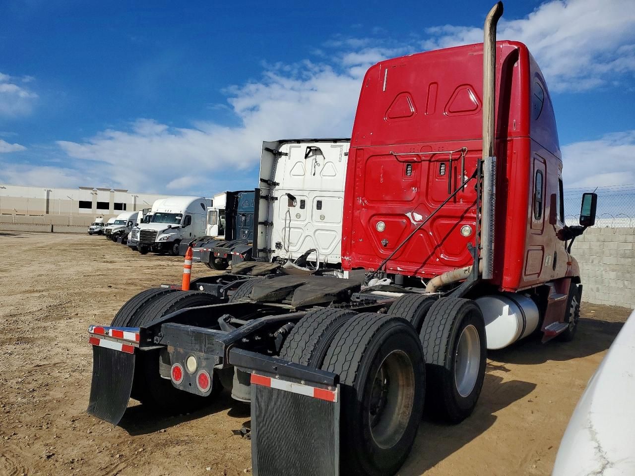 2017 Freightliner Cascadia 1 Semi Truck