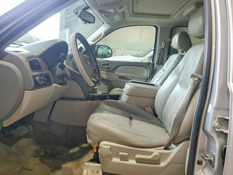 2012 Chevrolet Suburban C1500 lt