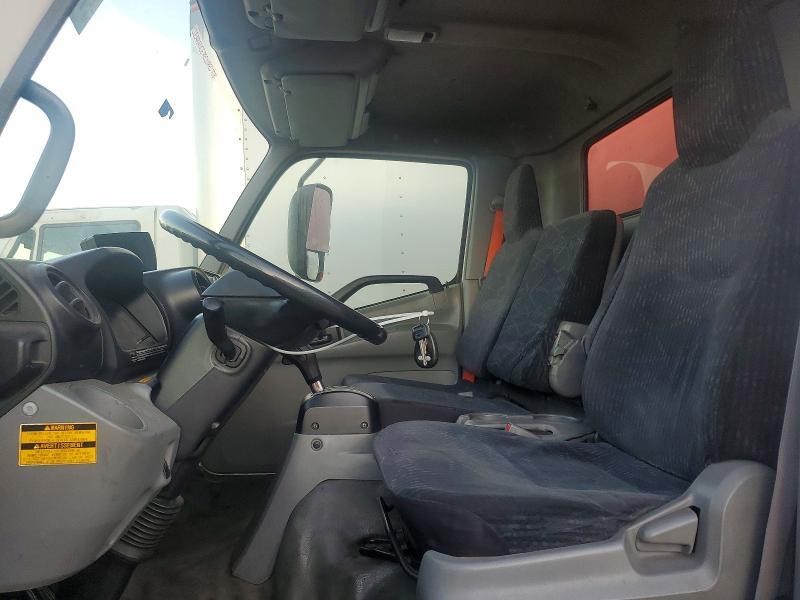 2017 Hino 195 box Truck