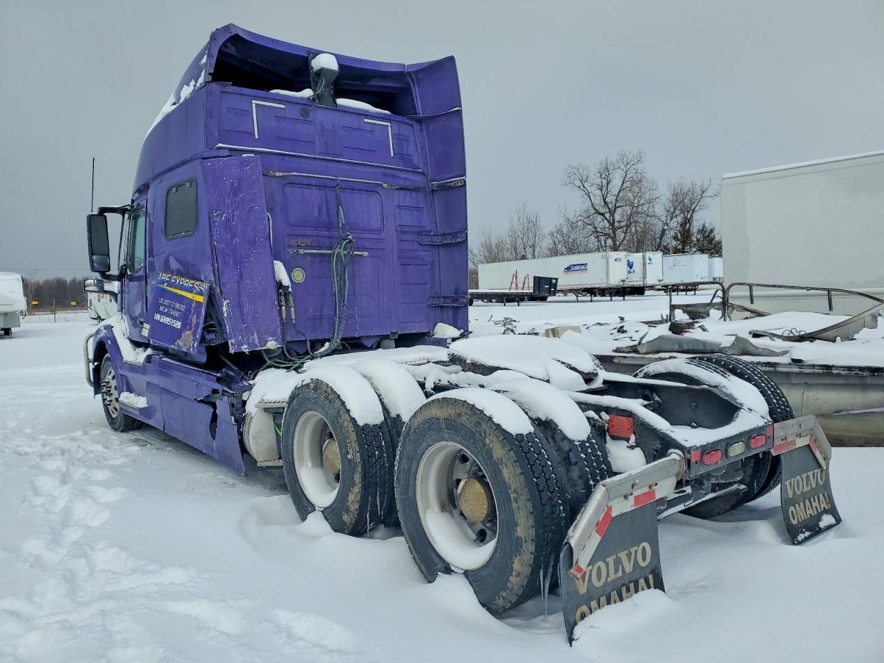 2016 Volvo VNL Semi Truck