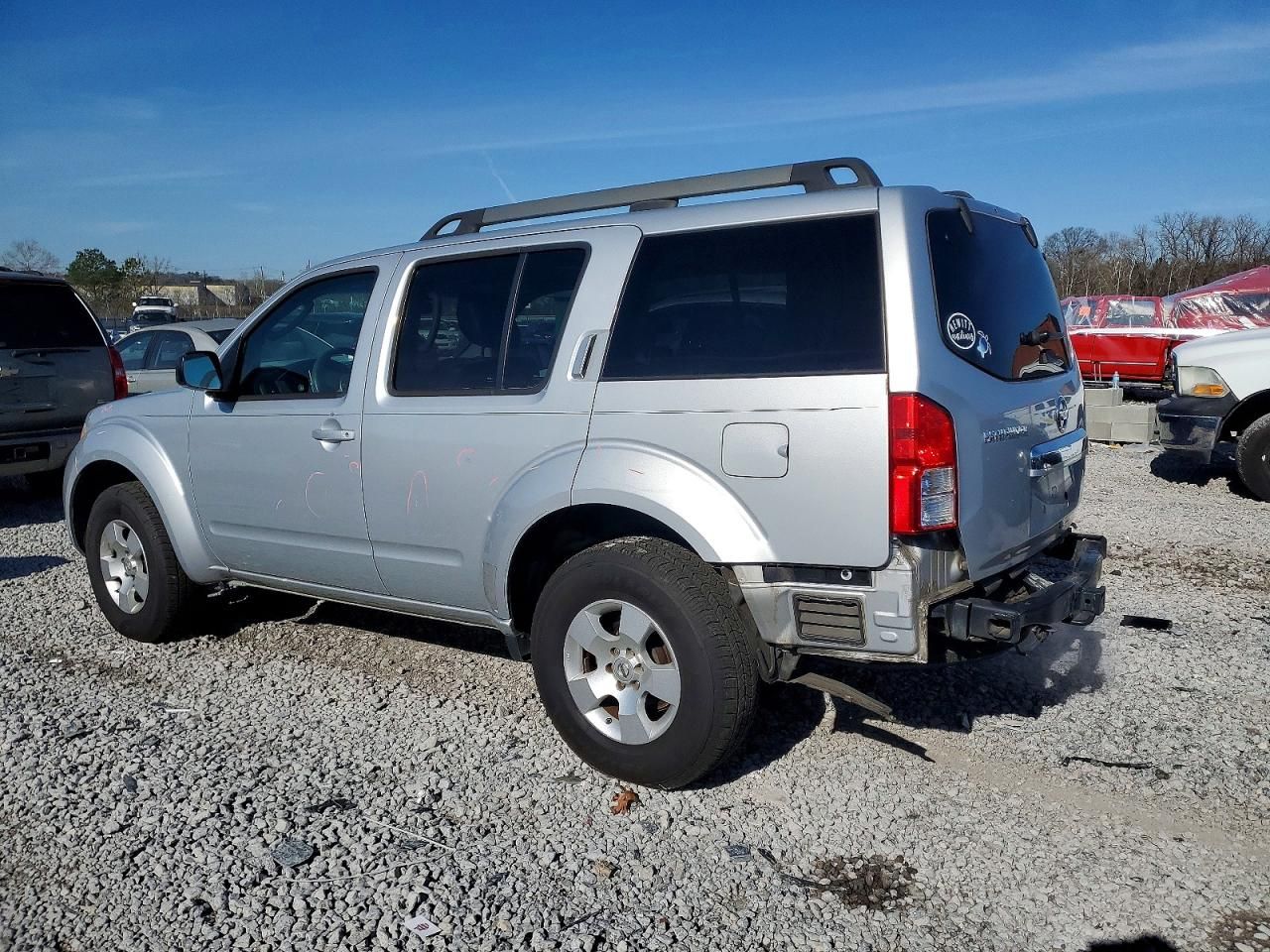 2011 Nissan Pathfinder s