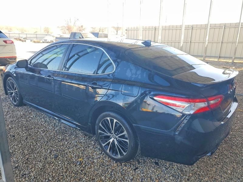 2020 Toyota Camry se