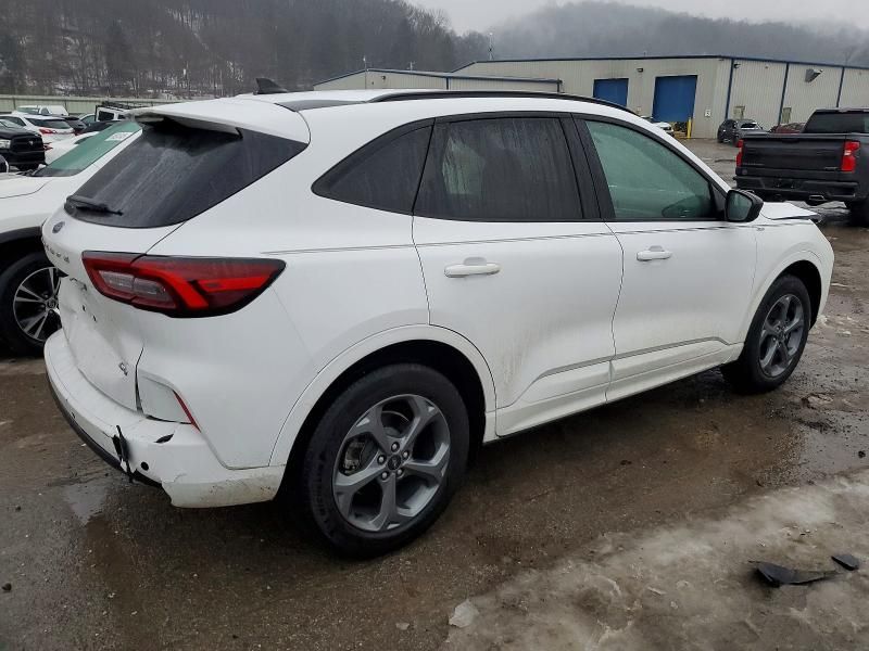 2023 Ford Escape st Line