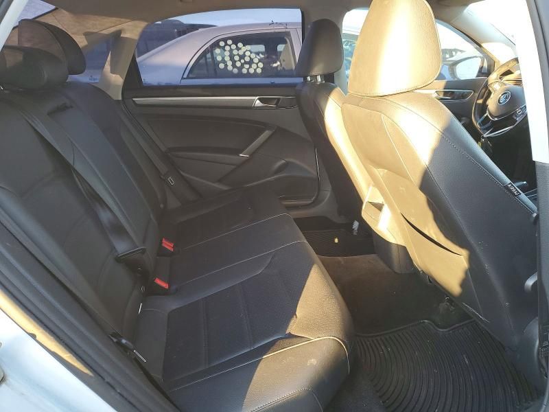 2018 Volkswagen Passat s