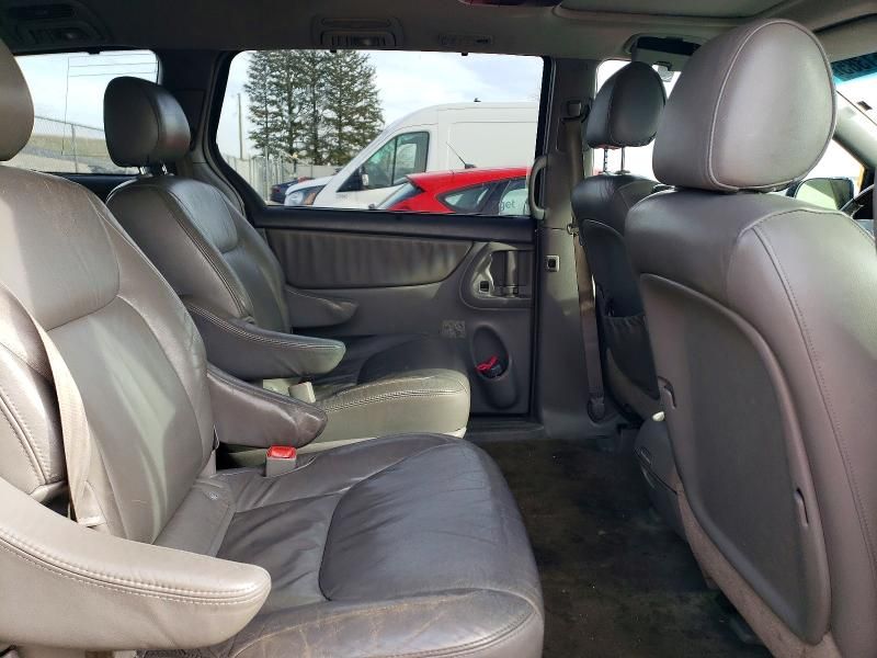 2005 Toyota Sienna xle