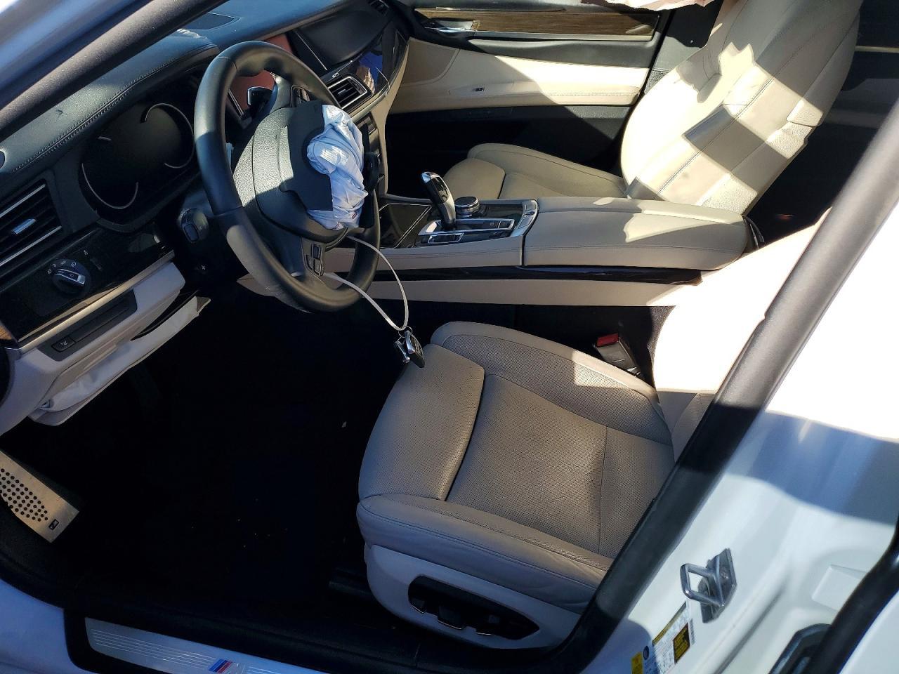 2015 BMW 740 i