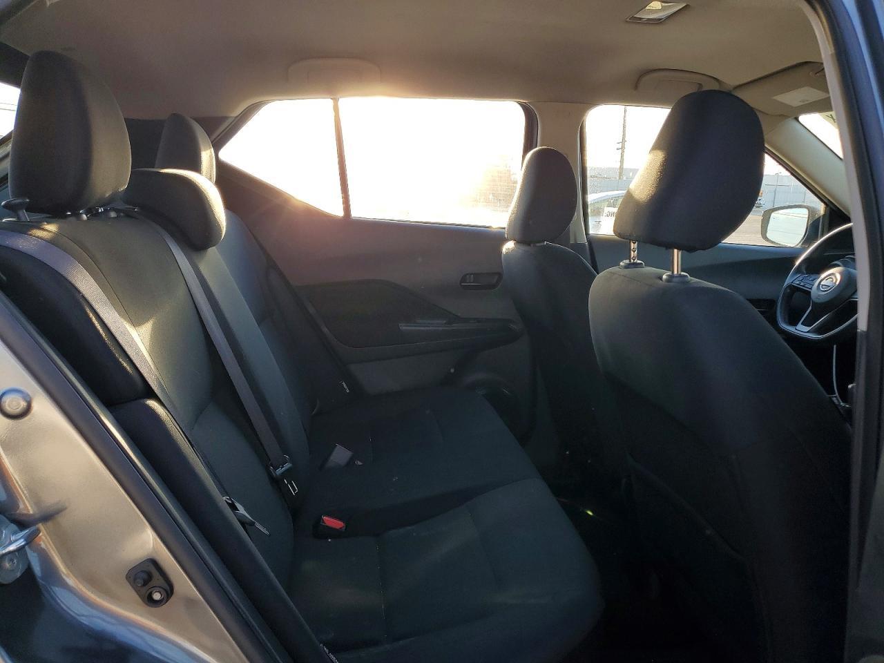 2023 Nissan Kicks s