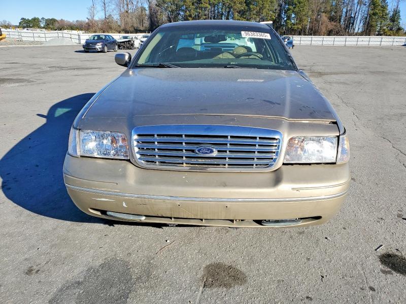 2001 Ford Crown Victoria lx