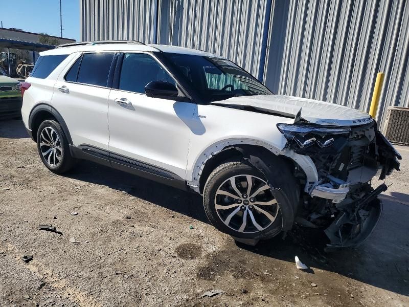 2023 Ford Explorer St-line