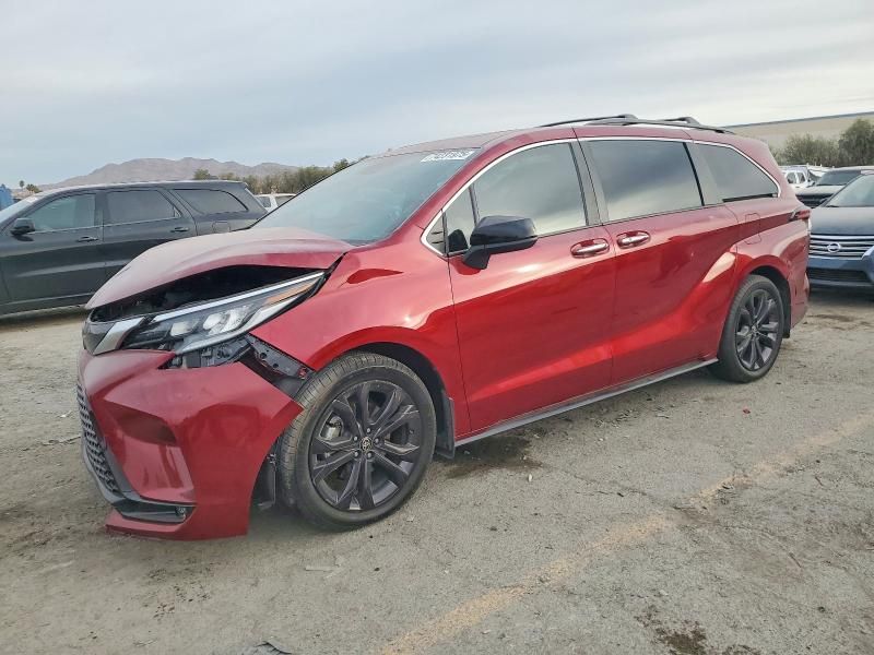 2024 Toyota Sienna xse