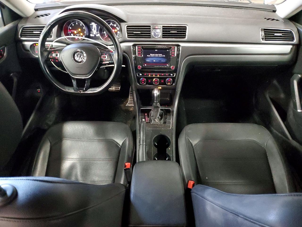 2017 Volkswagen Passat R-line