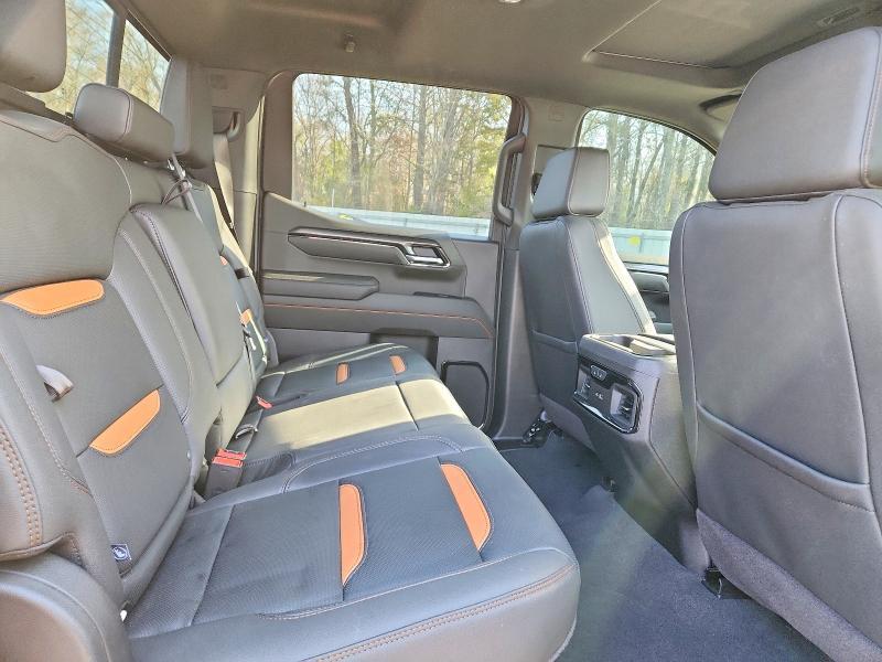 2025 GMC Sierra K1500 AT4