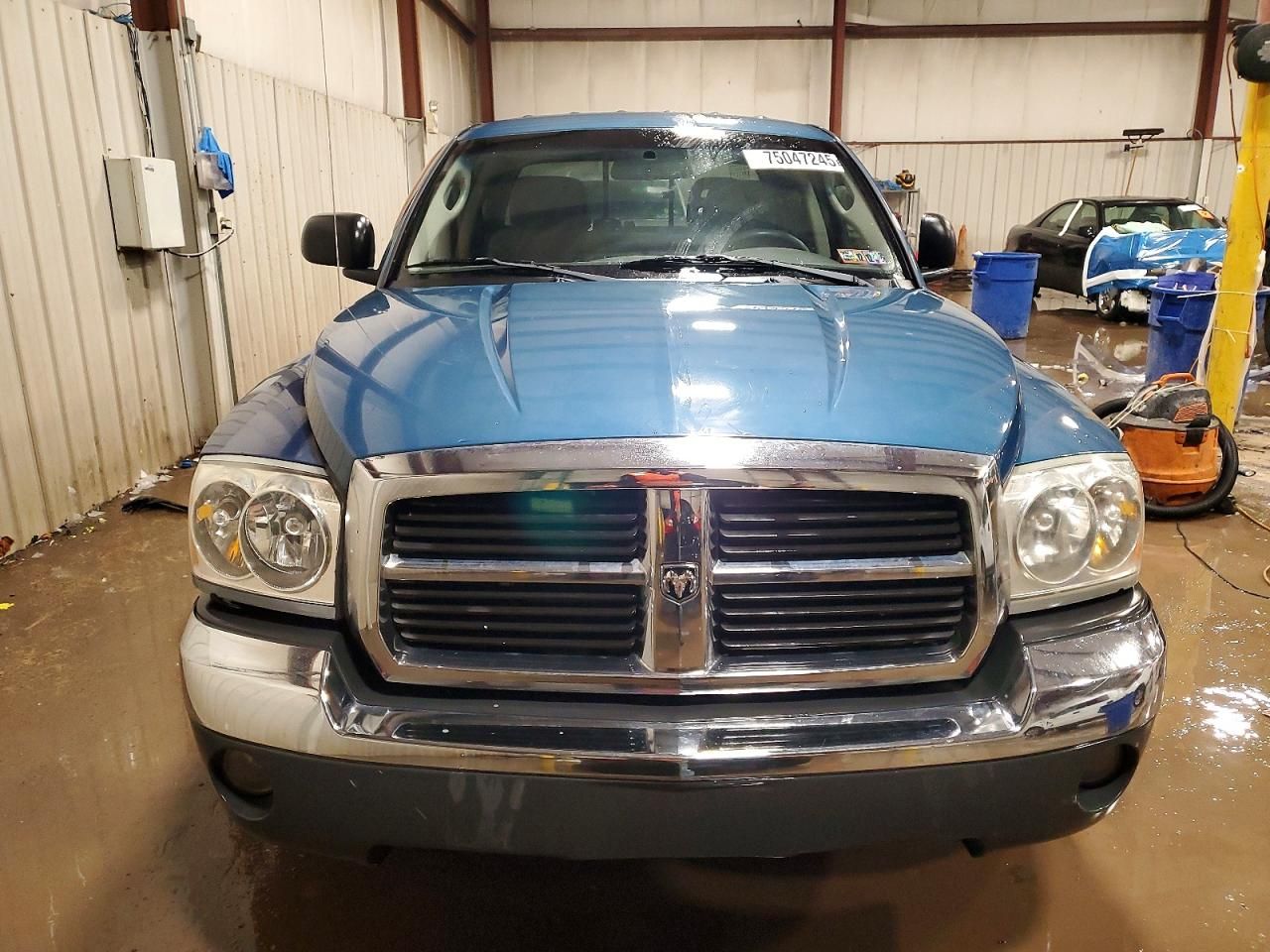 2005 Dodge Dakota Quad slt