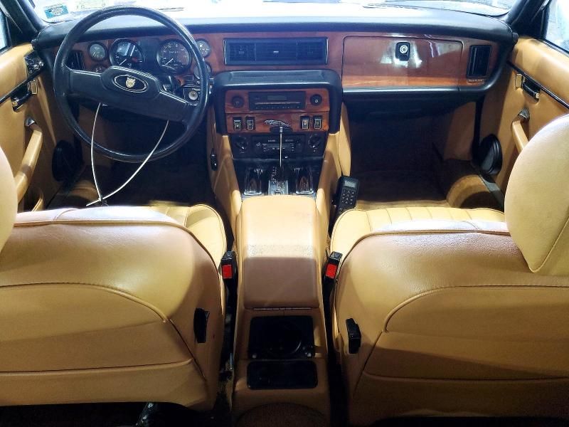 1983 Jaguar XJ6