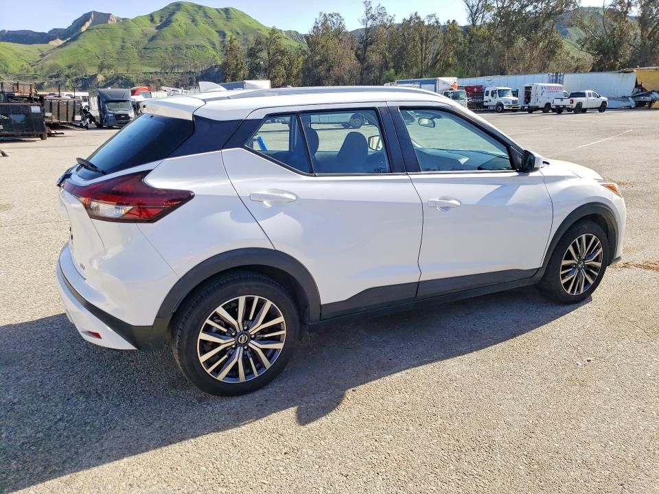 2021 Nissan Kicks sv
