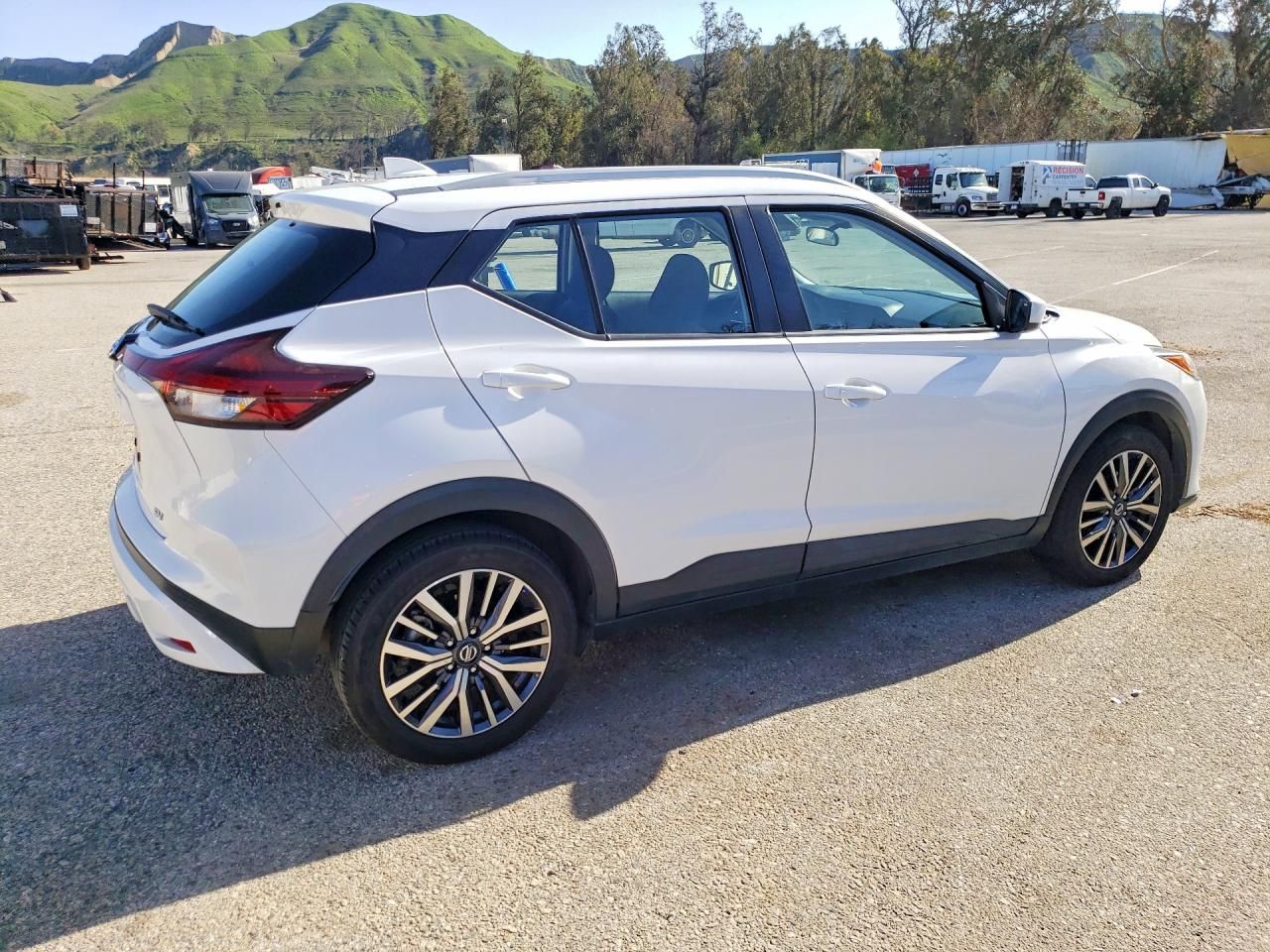 2021 Nissan Kicks sv