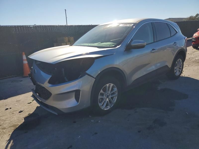2021 Ford Escape se
