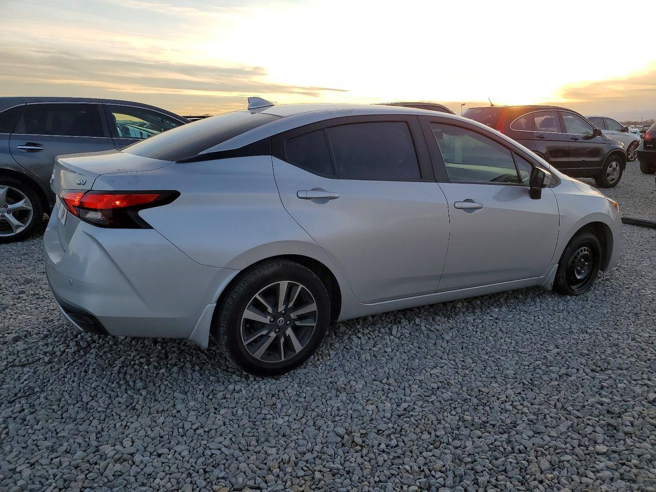 2021 Nissan Versa sv