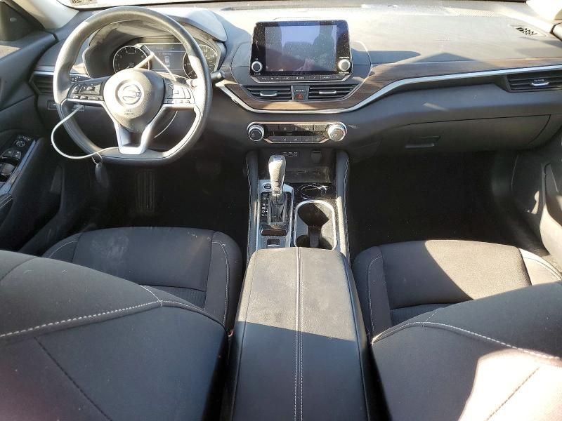 2023 Nissan Altima sv