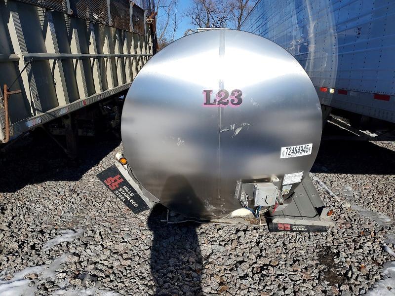 2014 Walker Tanker-Tank Trailer