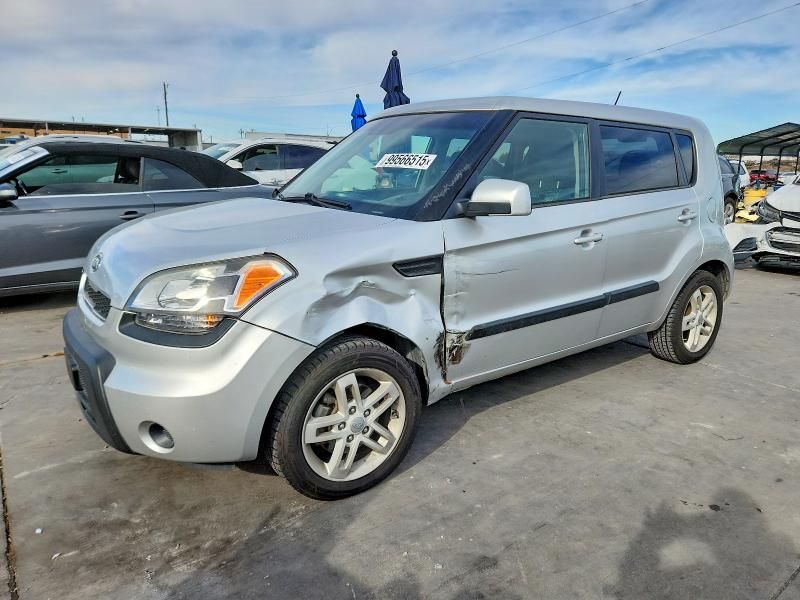 2011 KIA Soul +