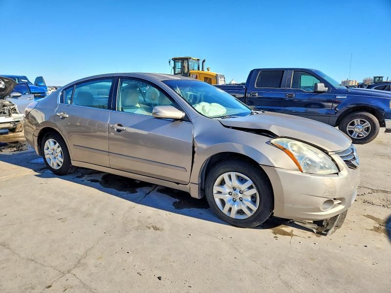 2011 Nissan Altima Base