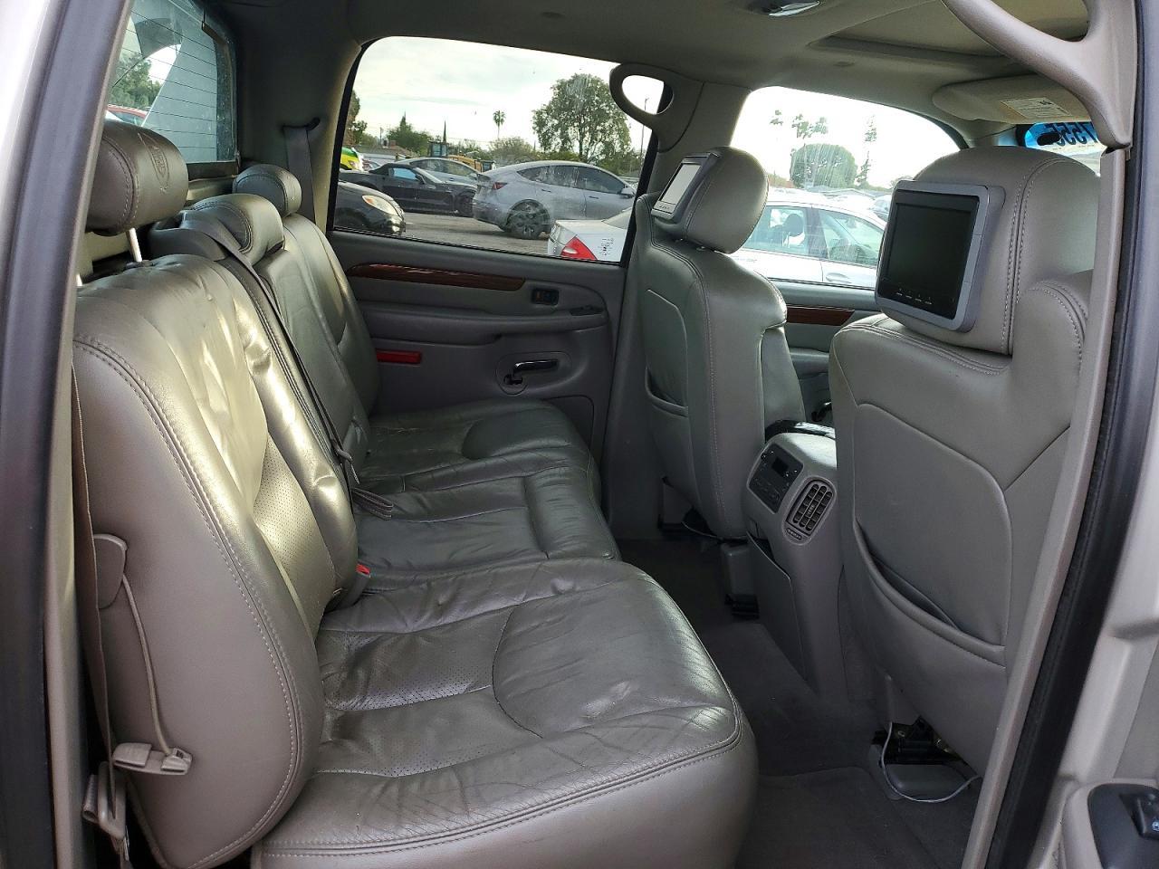 2004 Cadillac Escalade ext