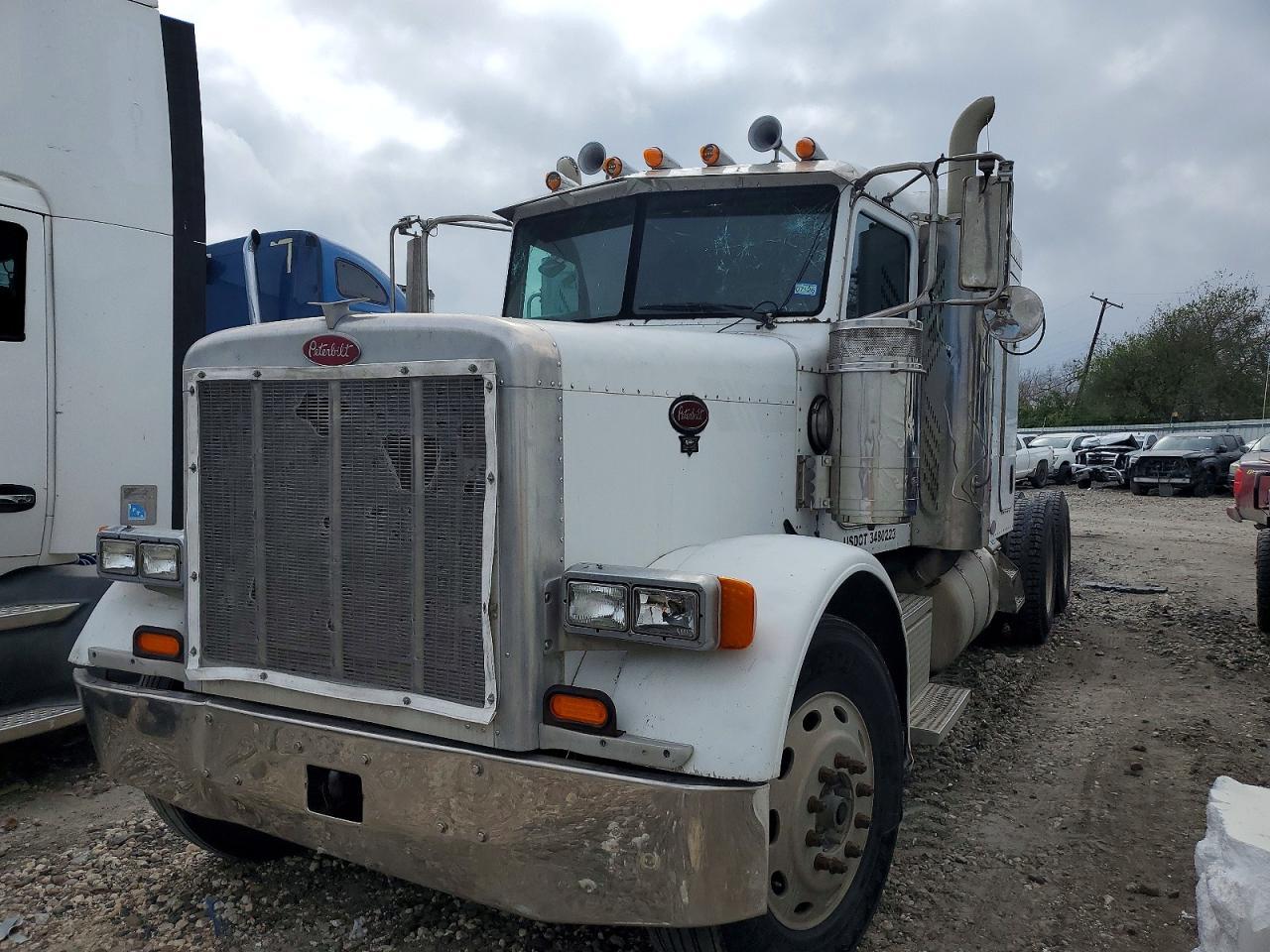 2005 Peterbilt 379 Semi Truck
