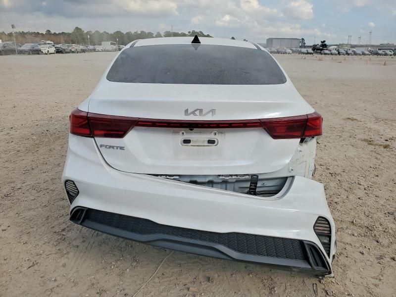 2024 KIA Forte lx