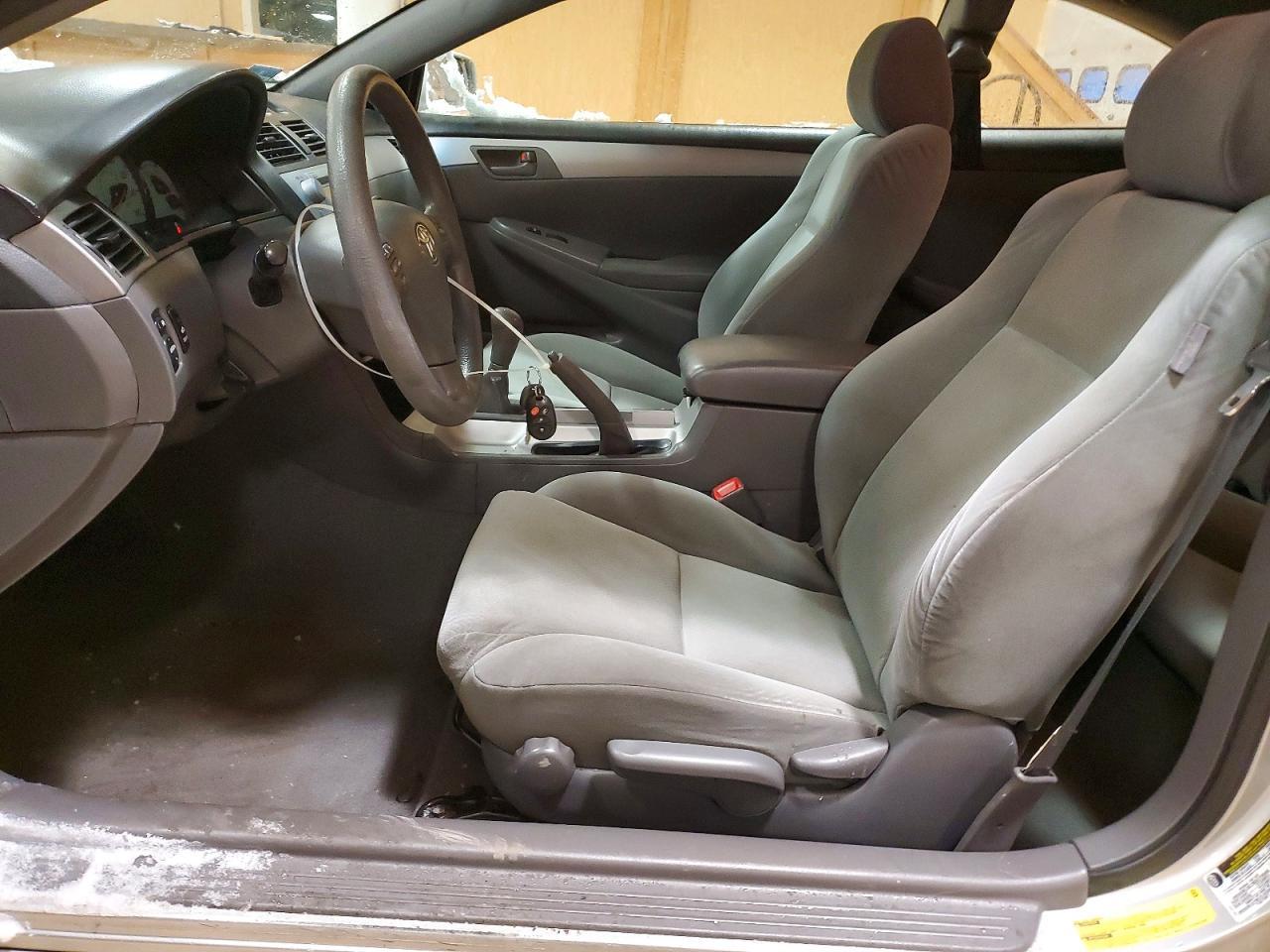 2004 Toyota Camry Solara se