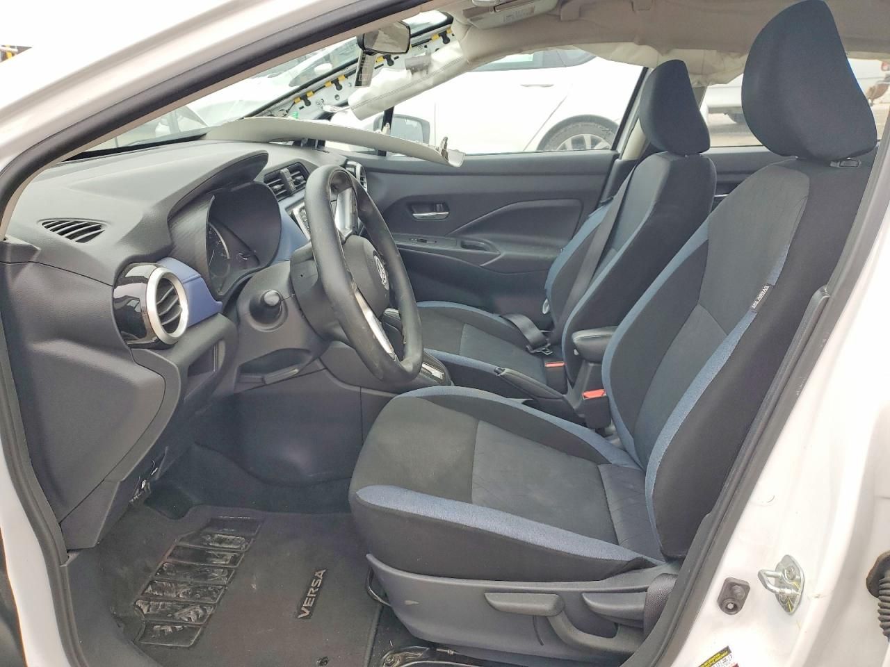 2024 Nissan Versa sv