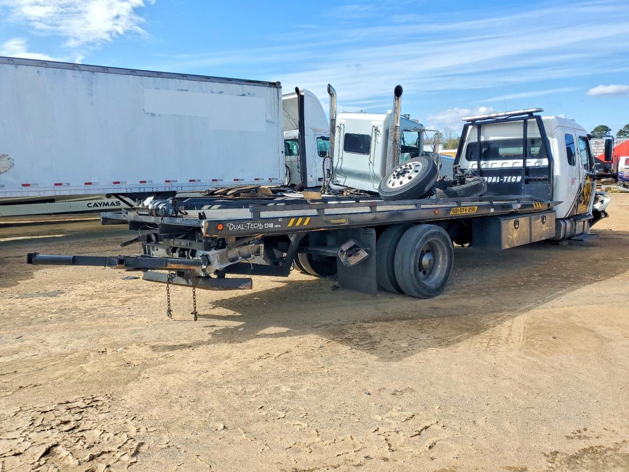 2020 Freigliner 2020 Freightliner Business Class M2 Rollback Truck