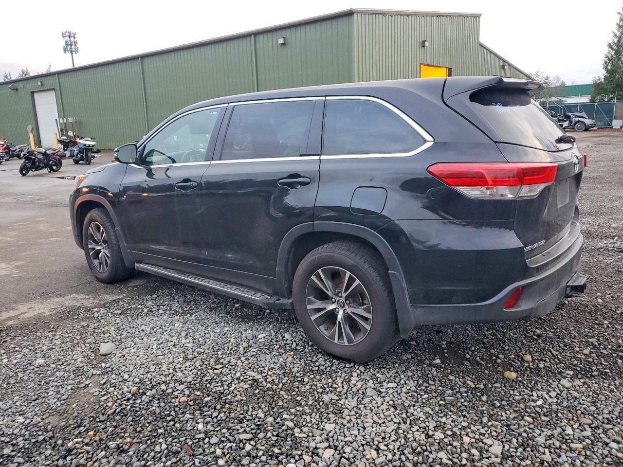 2019 Toyota Highlander le
