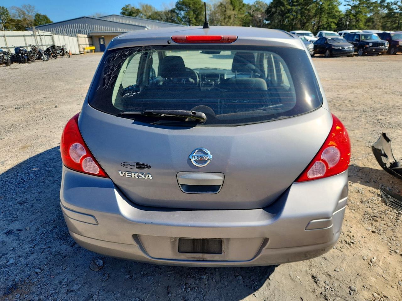 2012 Nissan Versa s
