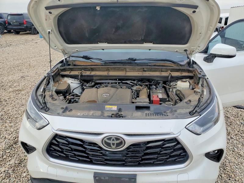 2021 Toyota Highlander xle