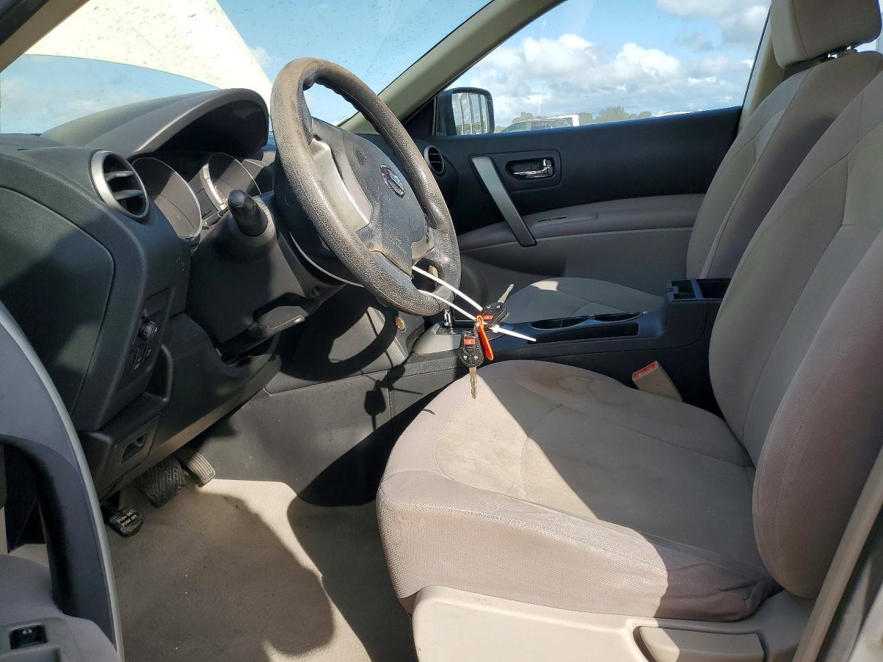 2010 Nissan Rogue s