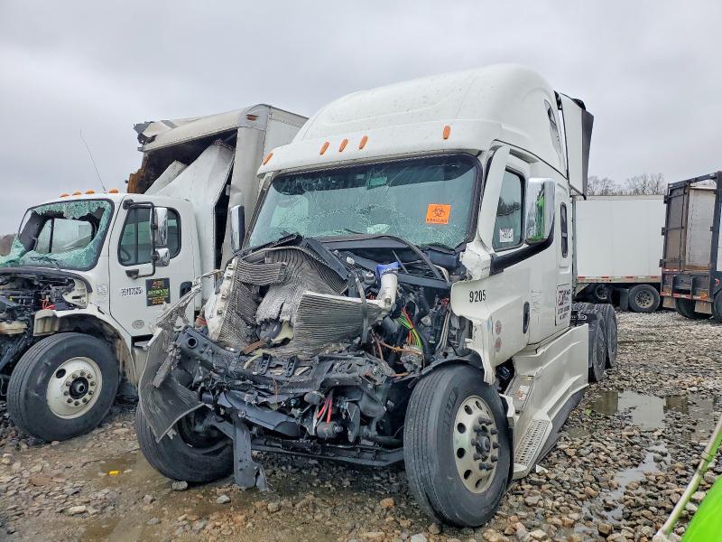2025 Freightliner Cascadia 126 Semi Truck