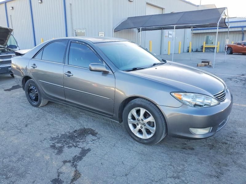 2005 Toyota Camry le