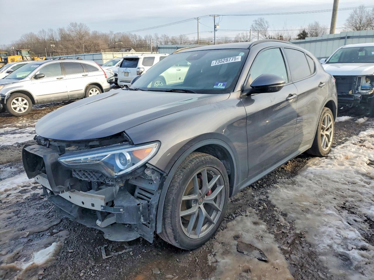 2018 Alfa Romeo Stelvio ti Sport